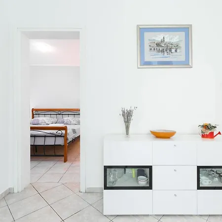 Holiday home House Rosa - Home70 Metres Away From Picena Vela Luka