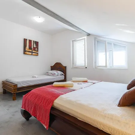 House Rosa - Home70 Metres Away From Picena Vela Luka