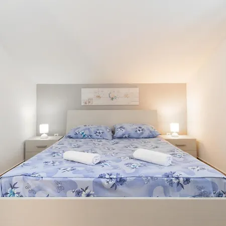 House Rosa - Home70 Metres Away From Picena * Vela Luka
